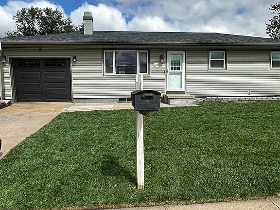3rd image of 6000 Rosewood Dr