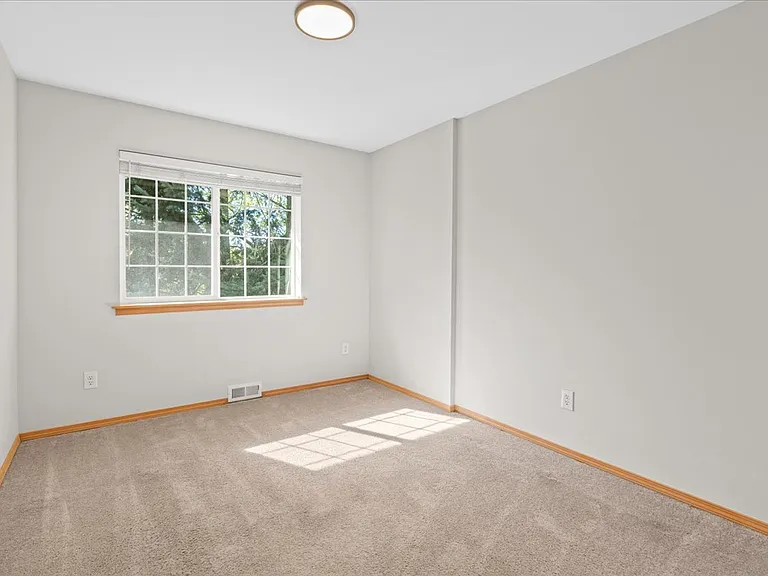 5062 23rd Ave SW — Photo 21