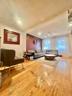 Rented by REALTY QUEST NEW YORK INC | media 31