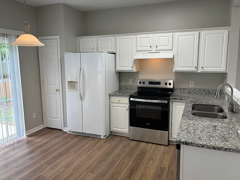 2435 Normancrest Ct — Photo 13