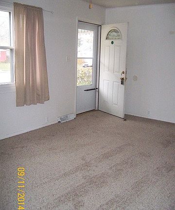 2nd image of 421 S Park Dr