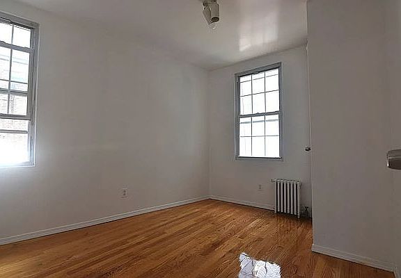 3rd image of 185 Metropolitan Ave APT 1