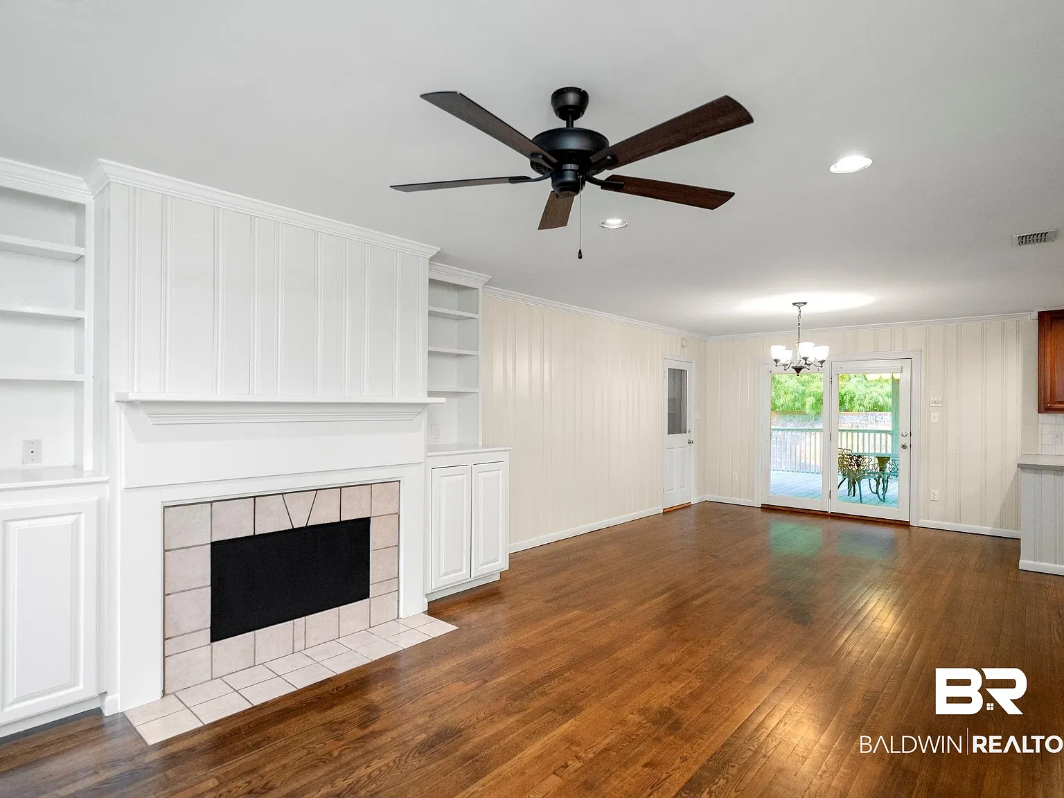 3 bed, 2.0 bath, 1800 sqft, $2,275 — Photo 4