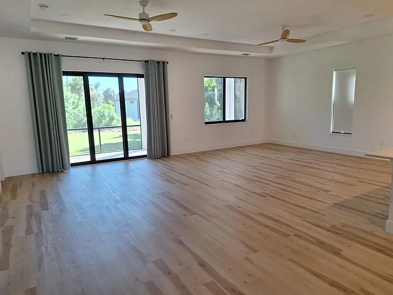 289 Albatross Rd — Photo 5