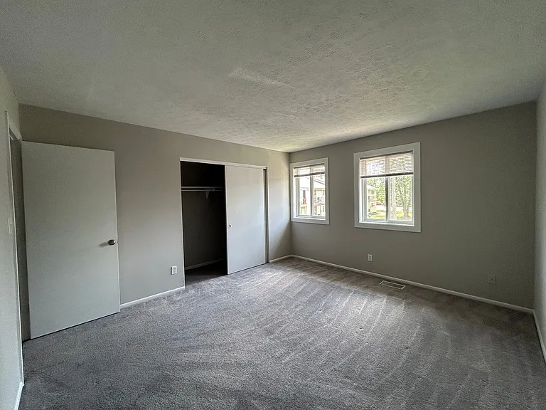 Fairview Court Apartments — Photo 39