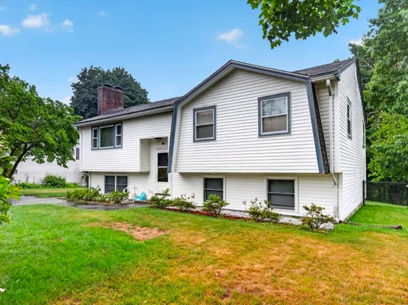1578 Varnum Ave, Lowell, MA 01854