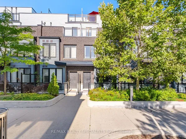 2232 Bromsgrove Rd #7, Mississauga, ON L5J 0B3