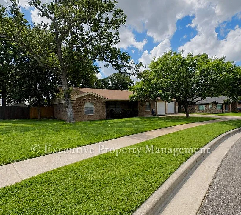 410 Jeffrey Ln
