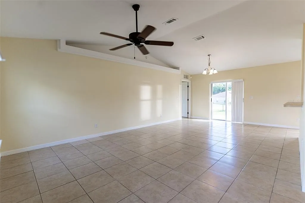 3 bed, 2.0 bath, 1506 sqft, $1,750 — Photo 3