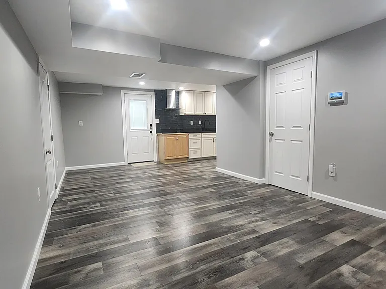 6510 Killarney St #BASEMENT — Photo 3