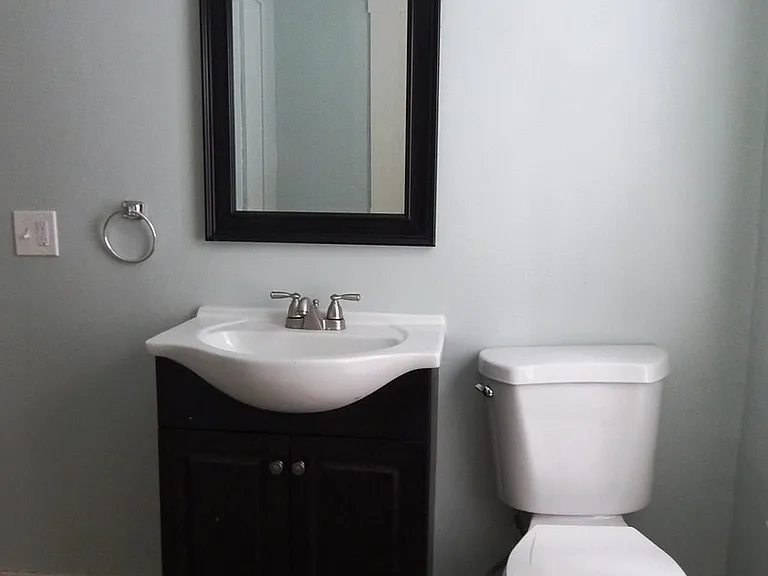 110 Essex St — Photo 7