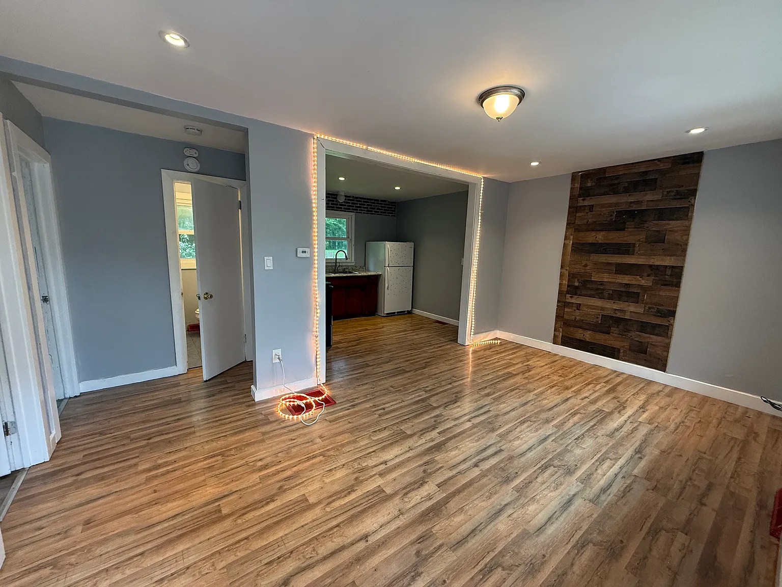 2 bed, 750 sqft, $1,700 — Photo 4