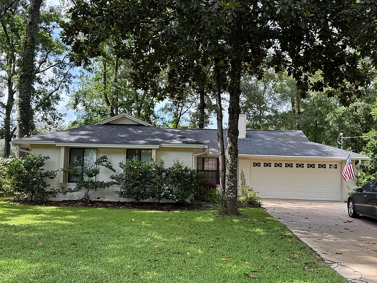 Front view of home
