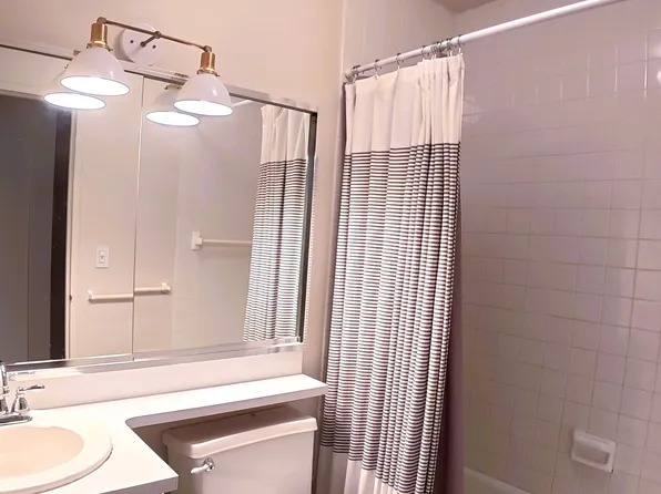 407 Park Avenue South image 5 of 12