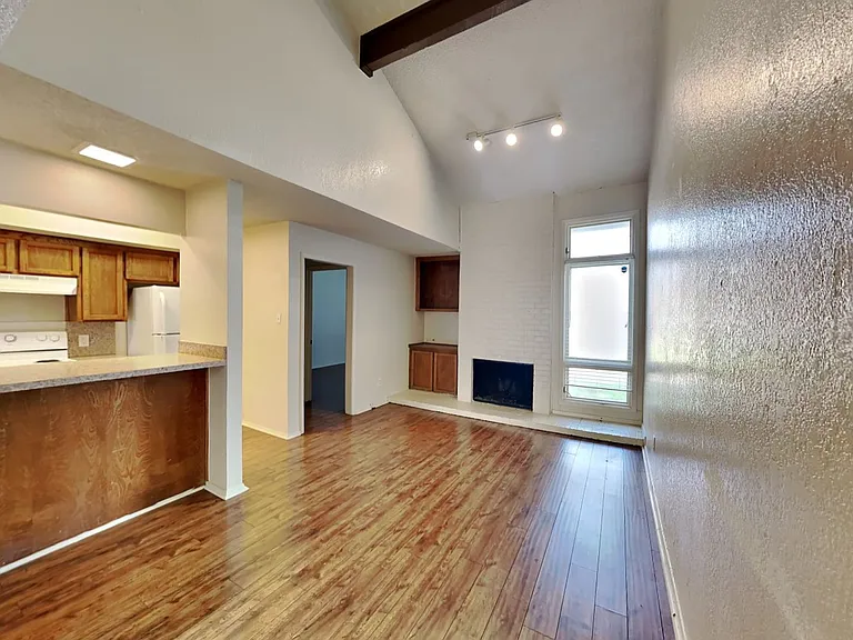 3413 W 5th St — Photo 2