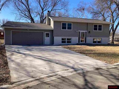 211 Candi Ct, North Mankato, MN, 56003