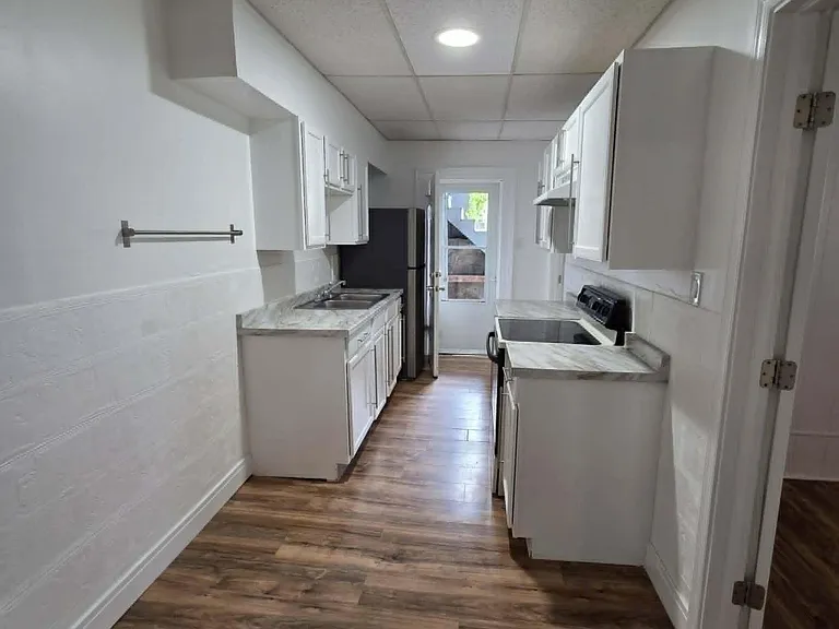 1606 Dickson Ave #1 — Photo 7