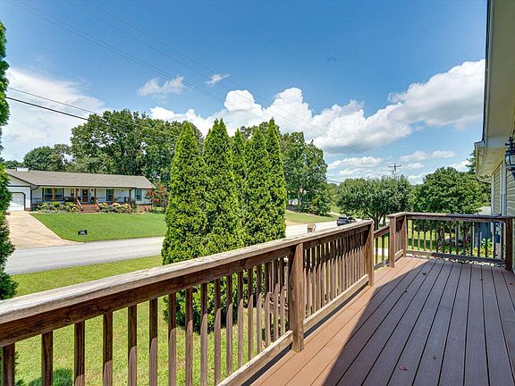 4th image of 7128 Condra Dr