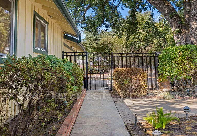 7919 Ridgemont Dr — Photo 75