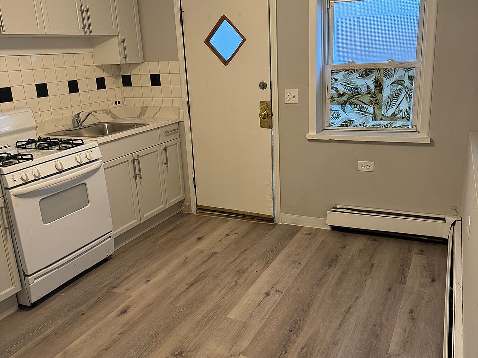 1st image of 4052 N Bernard St #1R