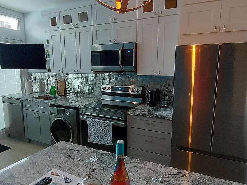 1st image of 477 Pelissier St #3