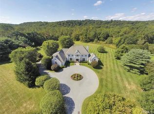 9 Henkers Farm Ln, Bedford, NY 10506