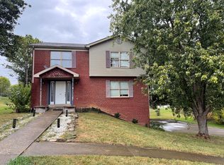 207 Rookwood Ct, Richmond, KY 40475