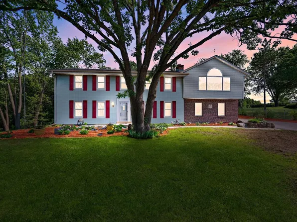 S77W32784 Country LANE, Mukwonago, WI 53149