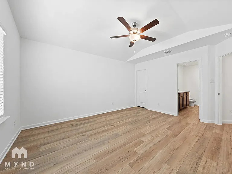 10853 Quinn Ct — Photo 17