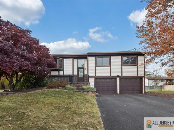 5 Glen Ct, Monmouth Junction, NJ 08852