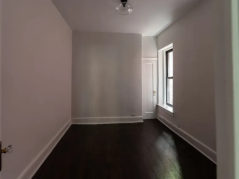 317 E 18th St #1C — Photo 15