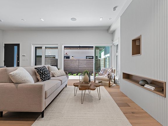 4th image of 2535 W 39th Ave