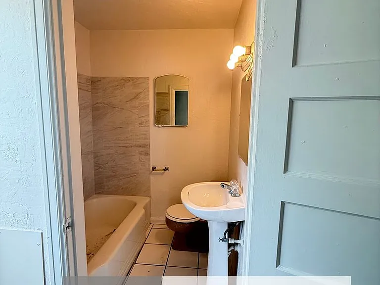 160 Pine St. — Photo 3