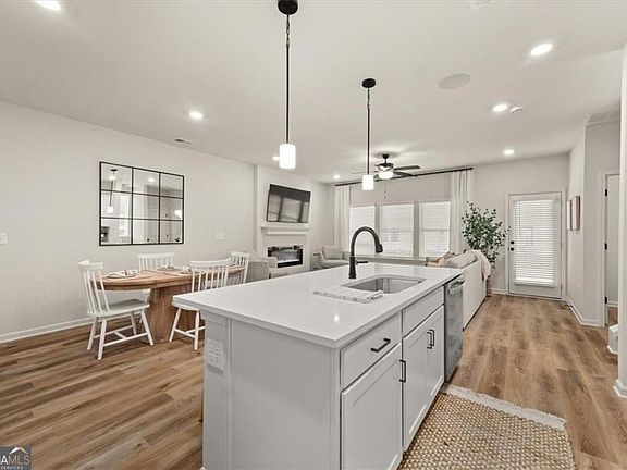 4th image of 299 Summit View Ln #3