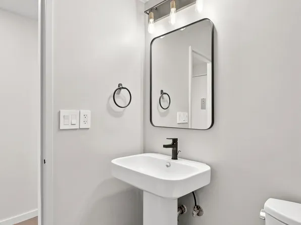 525 East 80th Street 4B image 12 of 12
