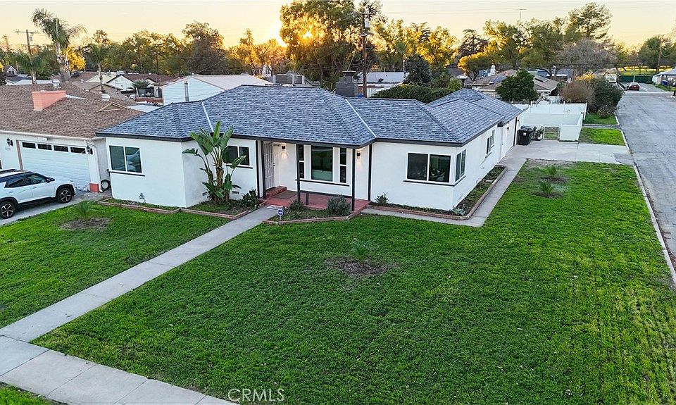 1st image of 2744 Valencia Ave