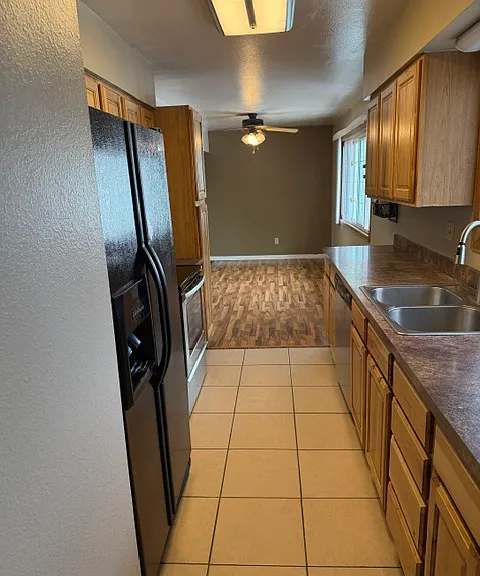 319 Bocage Dr — Photo 3