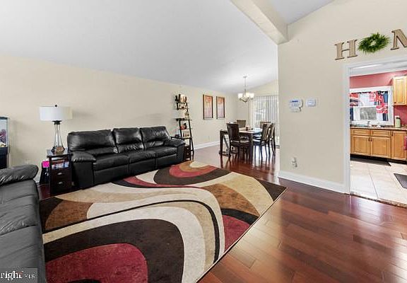 3rd image of 8410 Charlton Rd