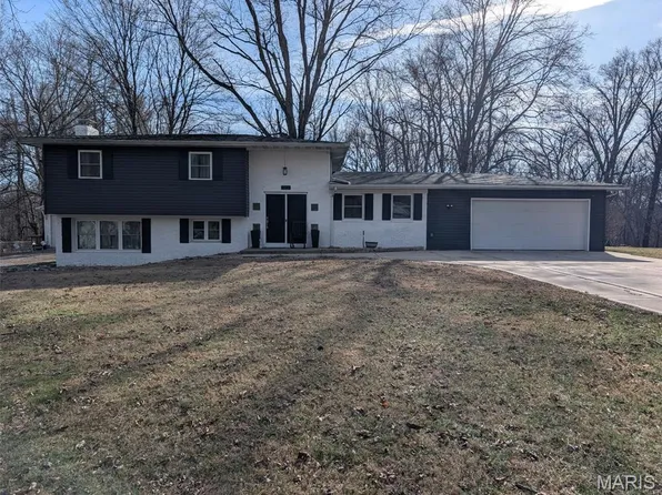 123 E School St, Fairview Heights, IL 62208