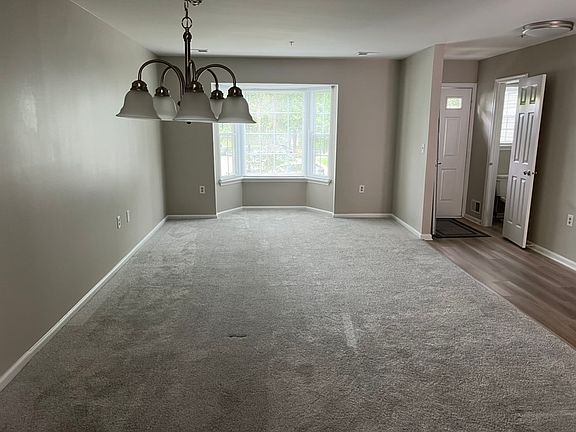2nd image of 1031 Murdoch Ct #1