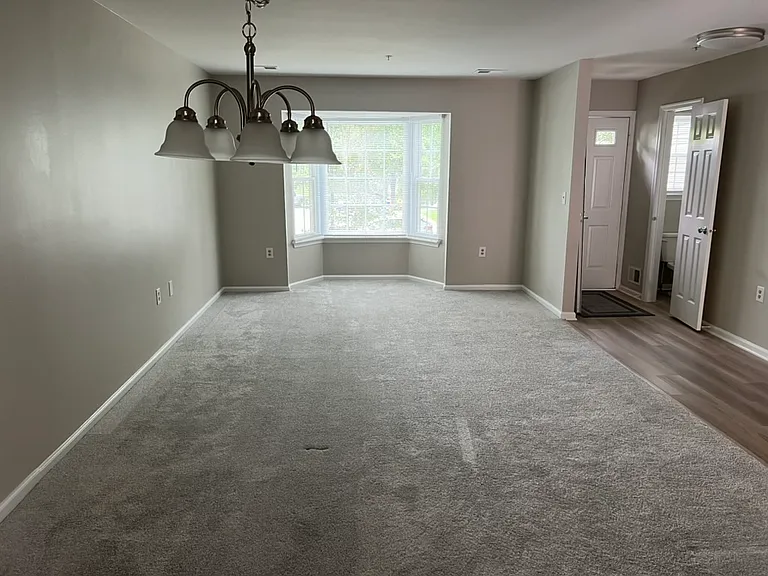 1031 Murdoch Ct #1 — Photo 2