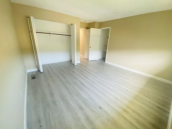 3rd image of 152 Belwood Ct #A