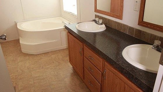 5th image of 2905 Canyon Dr