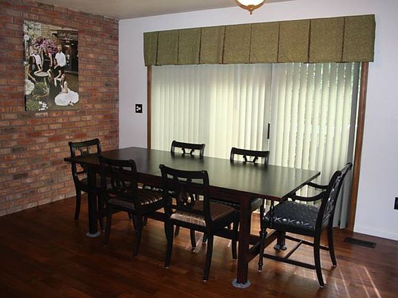 Great brick accent in dining room