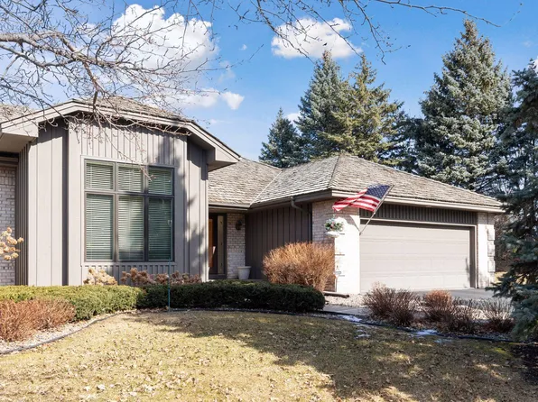 872 N Highview Cir, Mendota Heights, MN 55118