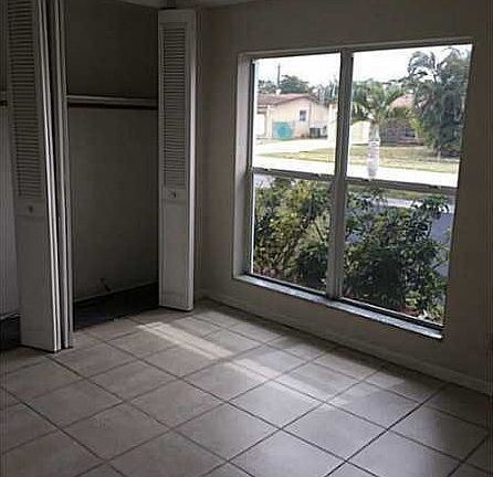 4th image of 4251 NW 22nd St