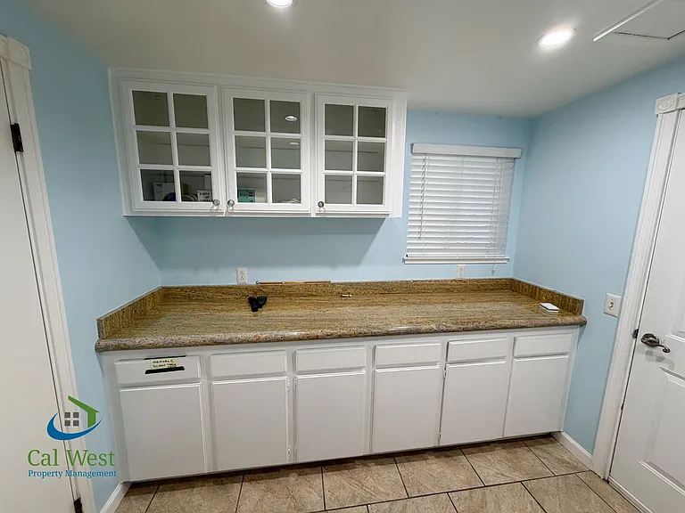 6465 Sussex Pl — Photo 11