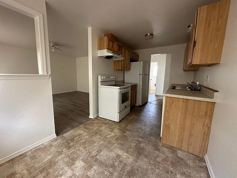 632 Van Ness Ave — Photo 5