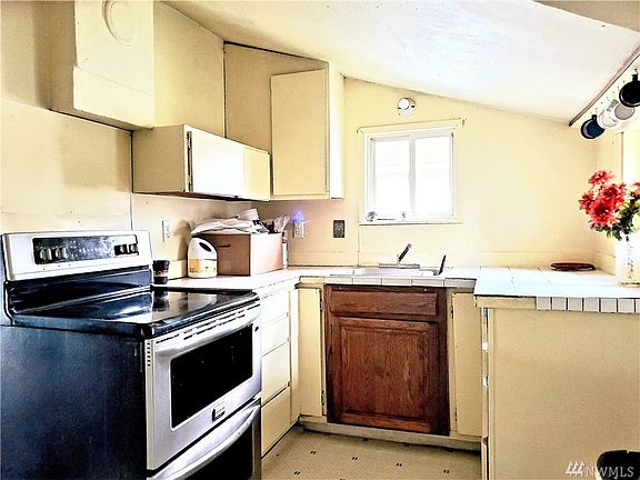 5th image of 1116 N 2nd Ave