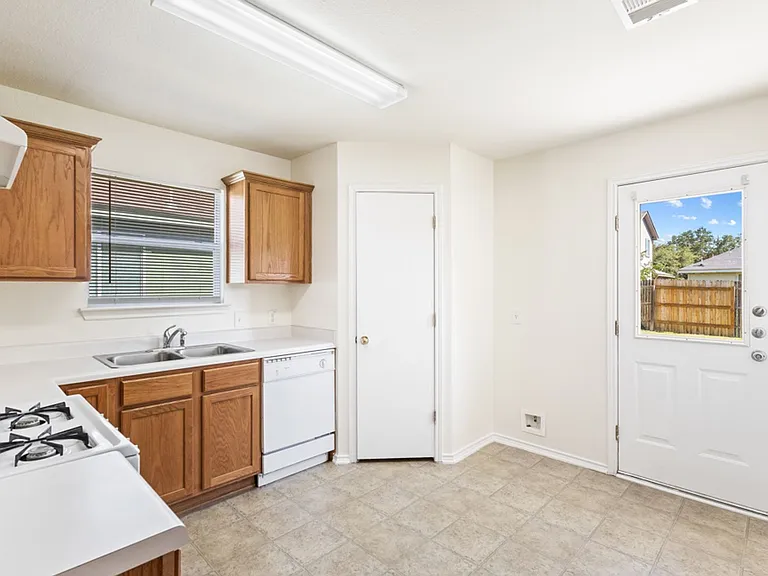 8519 Snakeweed Dr — Photo 9